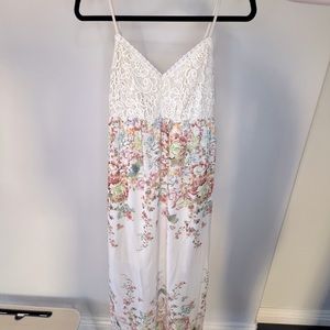 BRAND NEW essentially! Worn once! Super flowy and cute maxi dress!